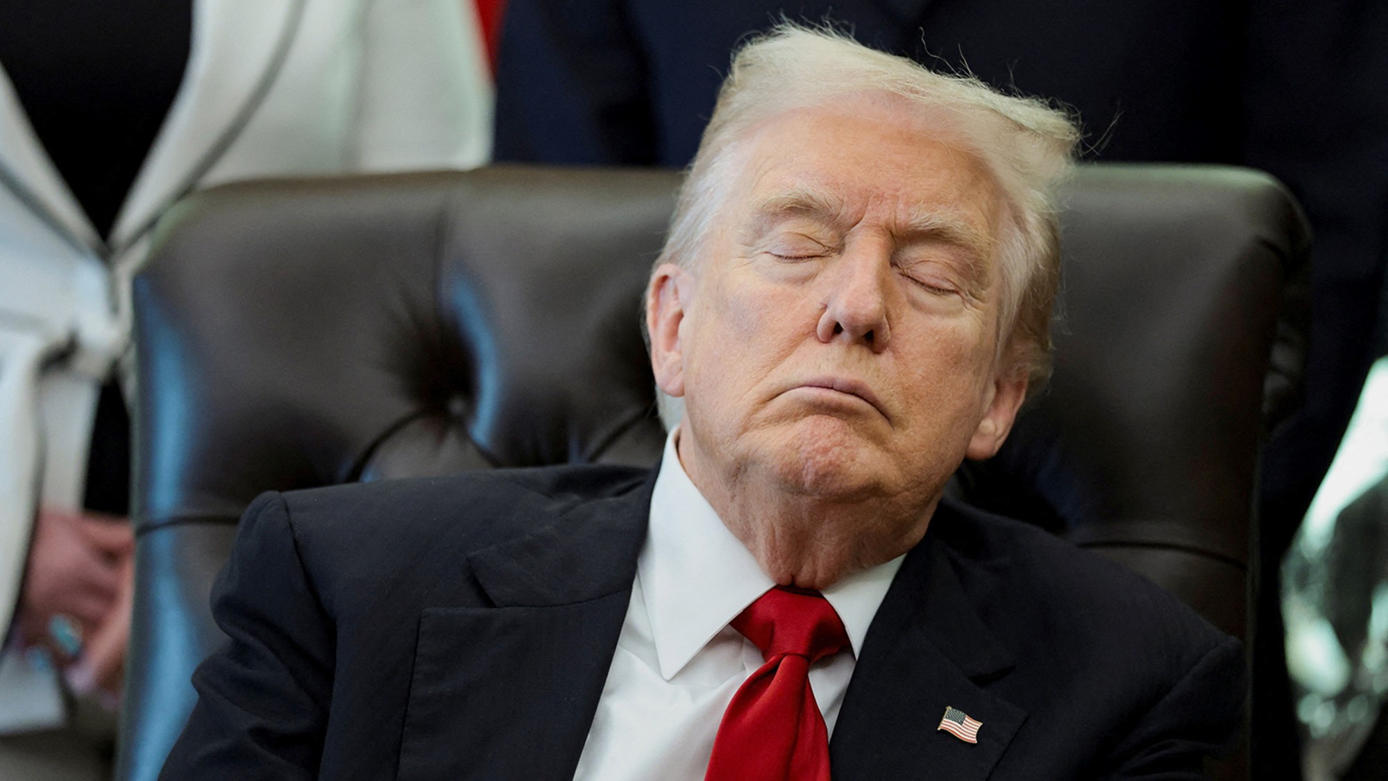 Trump nodding off in the Oval Office